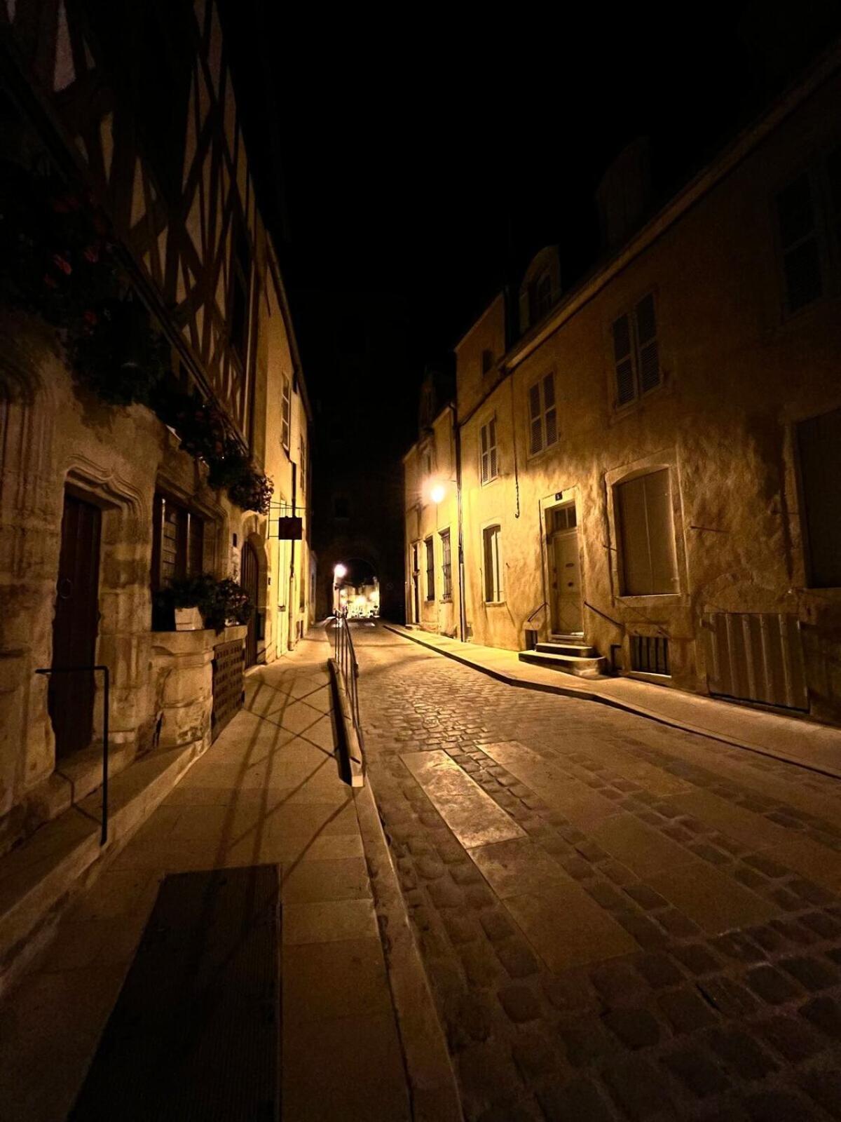 "La Grenouille" Centre Historique - Les Terres Du Roy Villa Avallon Exterior photo